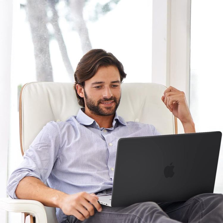 MacBook Pro 16" 2023/2021 védőtok - TECOOL ultravékony matt fekete tok EU billentyűzetvédővel - Image 7
